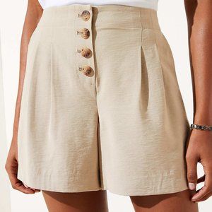 (NWT) LOFT Button Front Shorts Size S